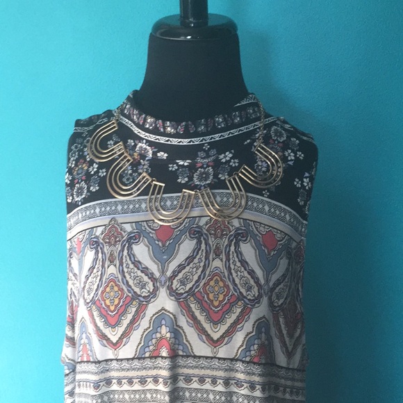 Gorgeous Classic Gold Necklace - Picture 2 of 3